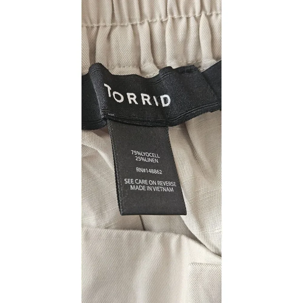 TORRID‎ women shorts lyocell linen blend Tan Sz 14 inseam 5